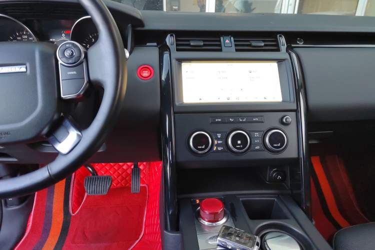 Used Land Rover Discovery 2018 2.0T SE
