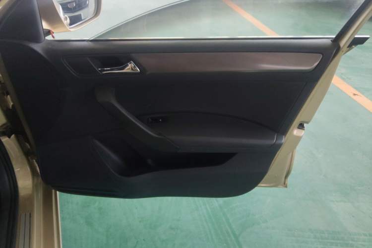 Used Volkswagen Santana 2013 1.6L Automatic Comfort Edition
