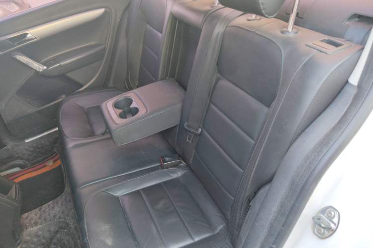 Used Volkswagen Lavida 2013 Restyled Classic 1.6L Manual Comfort Edition