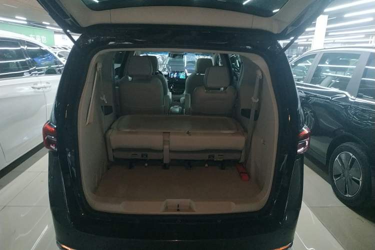 Used Buick GL8 2021 Land Cruiser Executive Class 652T Luxury Model
