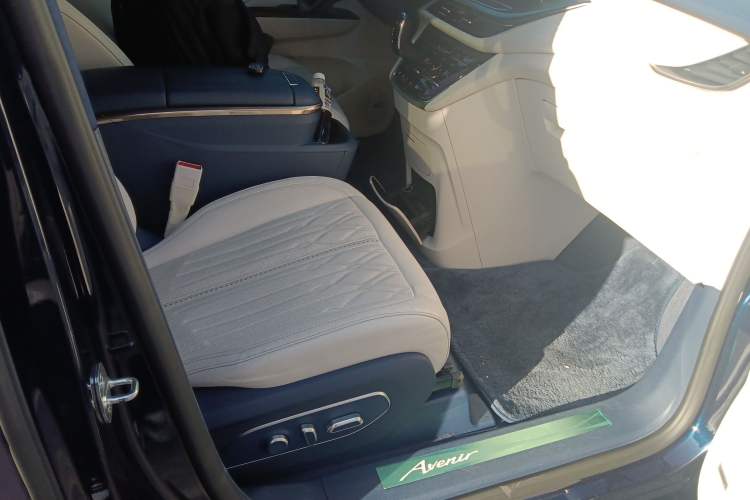 Used Buick GL8 2022 Avenir Avia Four-Seat Prestige Edition
