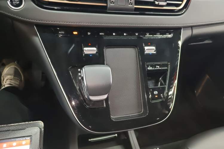 Used Hongqi HQ9 PHEV 2024 2.0T Four-Wheel Drive Business Edition