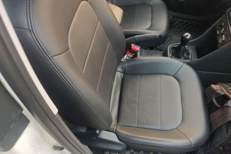 Used Volkswagen Santana 2015 1.6L Manual Fashion Edition
