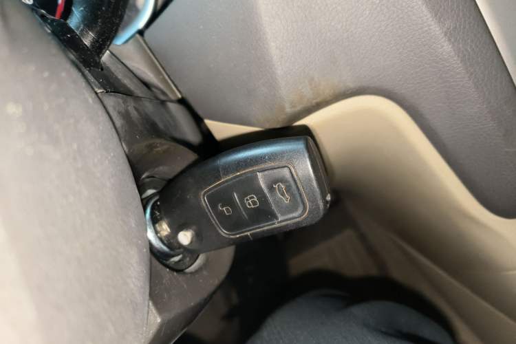 Used Ford Focus 2013 Sedan Classic 1.8L Automatic Base Model
