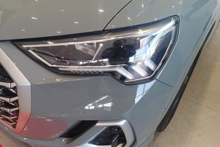 Used Audi Q3 2024 35 TFSI Fashion Dynamic Edition
