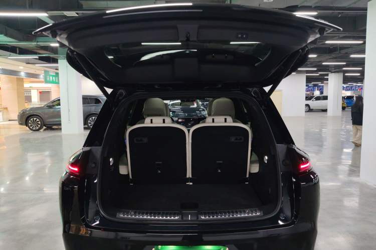 Used Li Auto L8 2023 Pro Model
