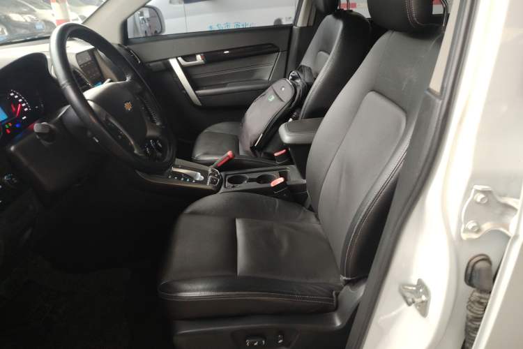 Used Chevrolet Captiva 2017 2.4L 4x4 Flagship Edition 7-Seater