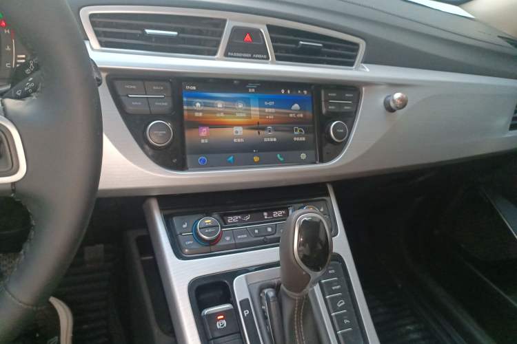 Used Geely Auto Emgrand X7 Sport 2016 1.8TD Automatic ZhiZun Version
