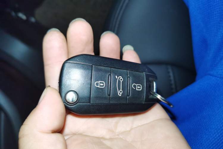 Used Peugeot 2008 2014 1.6L Automatic Fashion Edition
