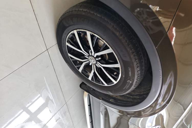 Used Volkswagen Tiguan L 2018 330TSI Automatic Two-Wheel Drive Luxury Edition
