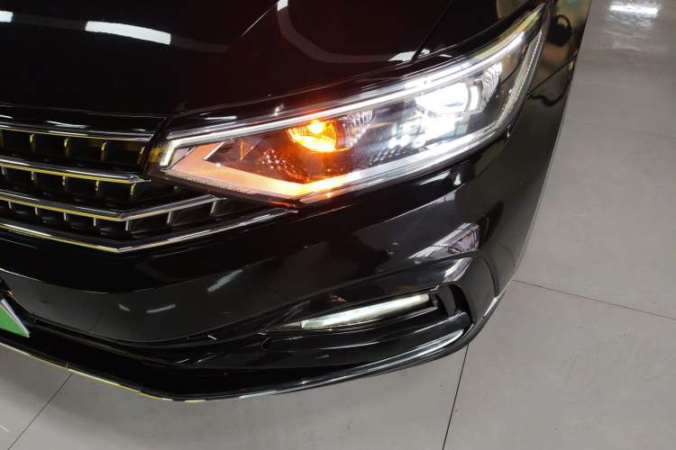 Used Volkswagen Magotan 2023 2 Million Units Limited Edition 330TSI DSG Leading Version