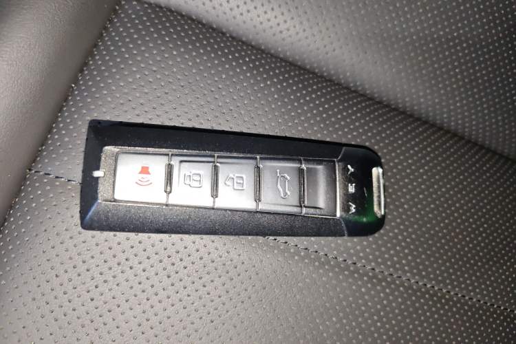 Used Wey VV7 2017 2.0T Ultra-Luxury Version
