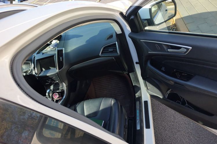 Used Ford Edge 2016 EcoBoost 245 Four-Wheel Drive Titanium 7-Seater
