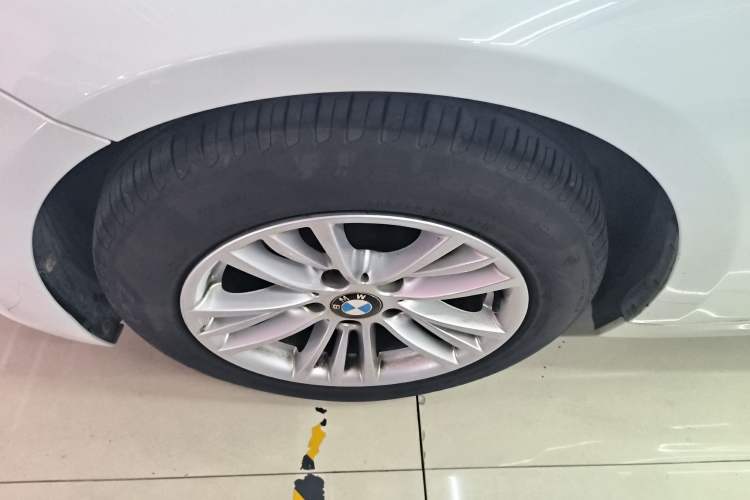 Used BMW 3 Series 2015 316Li Fashion Model
