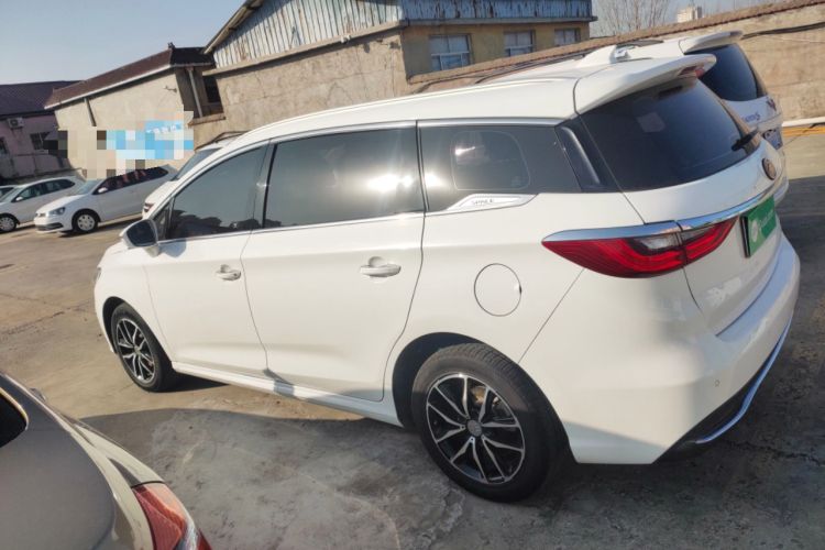 Used BYD Song MAX 2018 1.5T Automatic Smart Connect Elite Model with 6 Seats
