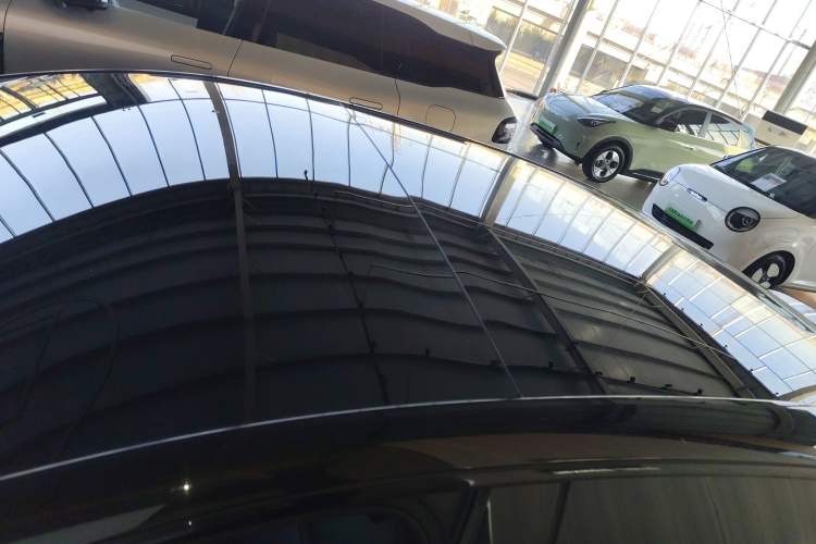 Used  12 2025 Ultra Extended-Range Edition