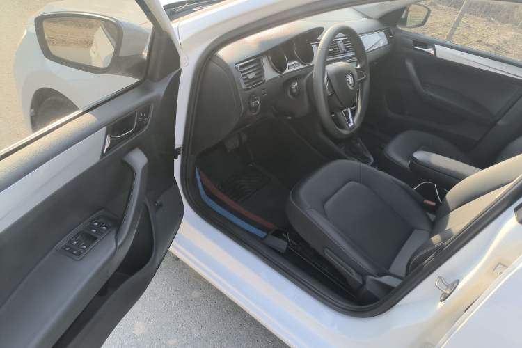 Used Skoda Rapid 2022 1.5L Automatic Comfort Edition
