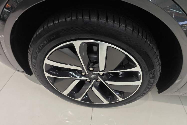 Used Li Auto L9 2022 Max model
