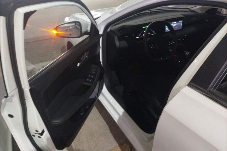 Used Roewe i5 2023 1.5L CVT Luxury Edition
