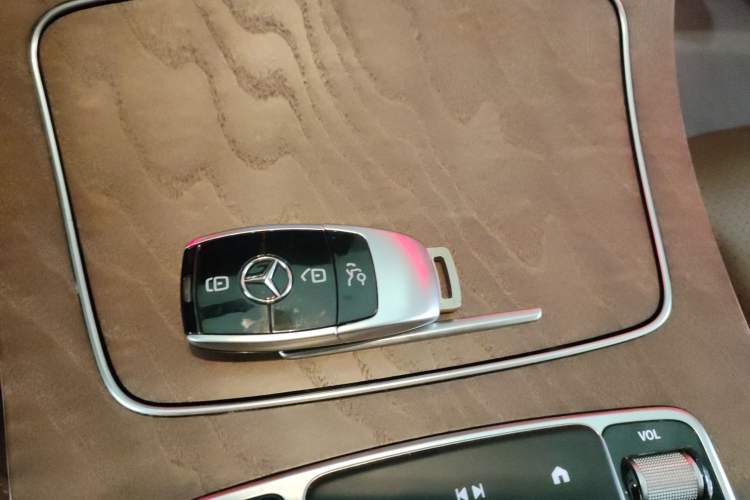 Used Mercedes-Benz E-Class 2023 Updated E 300 L Fashion Edition
