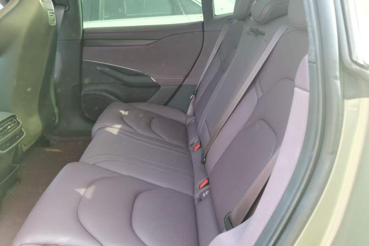 Used  SU7 2024 Rear-Drive Long-Range Intelligent Driving Version
