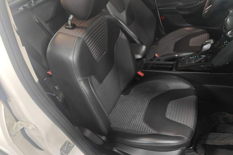 Used Ford Focus 2018 Sedan Classic 1.6L Automatic Trendy SmartDrive Edition