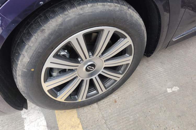 Used Hima AITO M8 2025 Model Pure Electric Max+ Five-Seat Long-Range Version