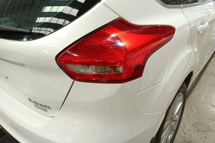 Used Ford Focus 2018 Hatchback Classic EcoBoost 180 Automatic Elite Model
