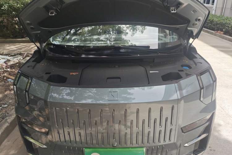 Used Zeekr 009 2024 Six-Seat Executive Version 4WD 108 kWh
