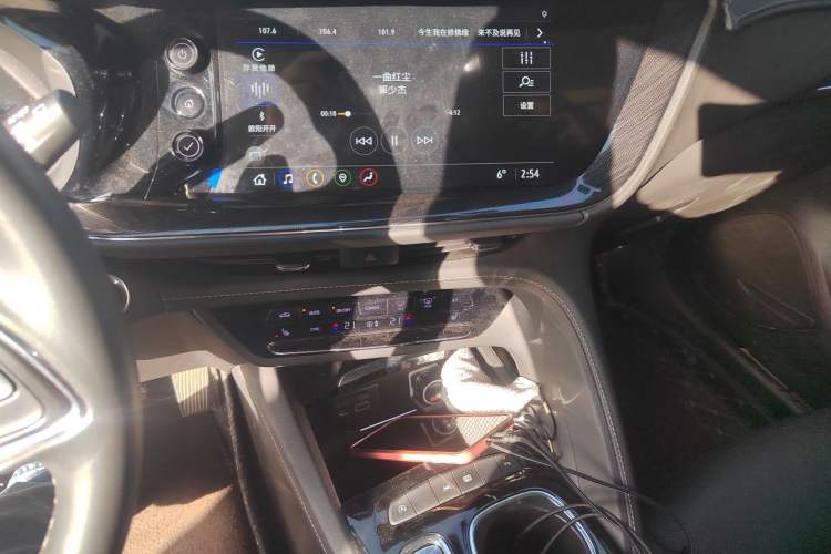 Used Buick Envision 2022 Encore Plus 652T Five-Seat Luxury Model
