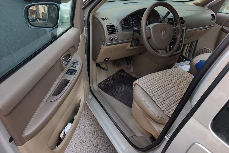 Used Buick GL8 2014 2.4L Comfort Edition
