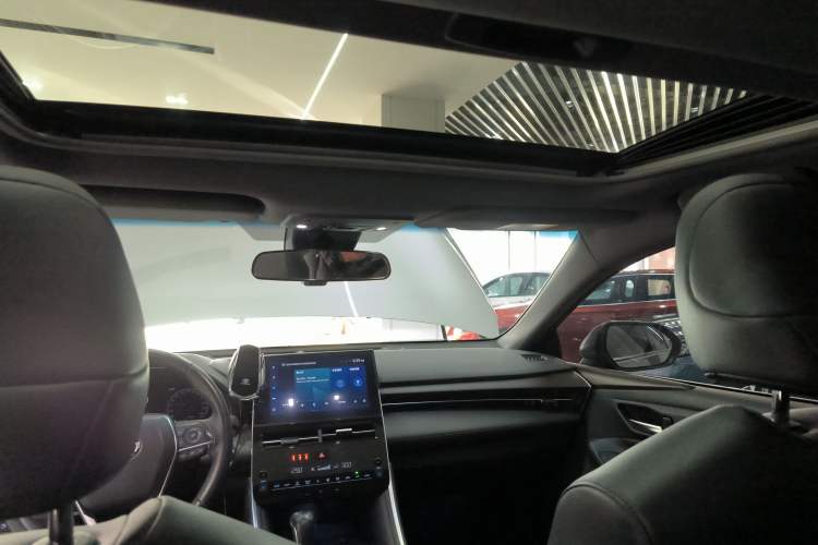 Used Toyota Avalon 2022 2.0L XLE Premium Edition