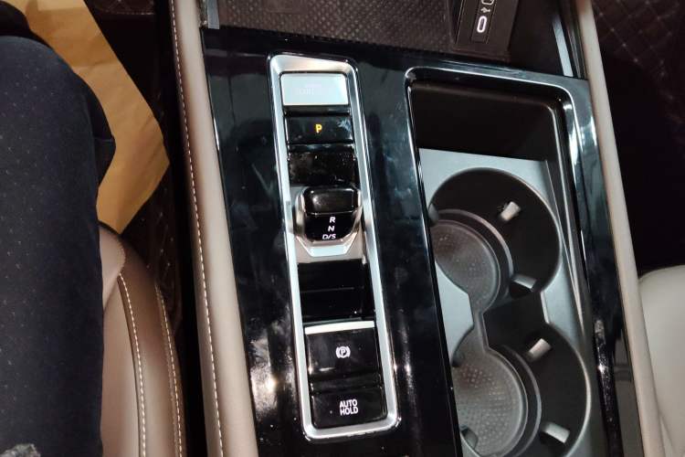 Used Volkswagen Viloran 2024 380TSI Luxury Edition
