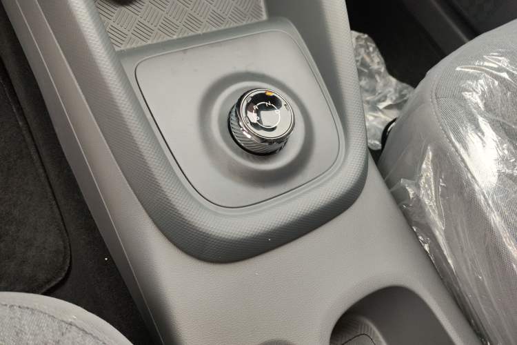 Used Wuling Hongguang New Energy 2024 All-Electric Model 300KM Practical Version
