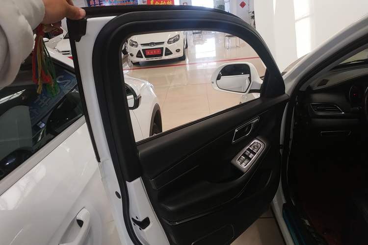 Used Zotye SR7 2017 1.5T CVT Cube Heart Edition
