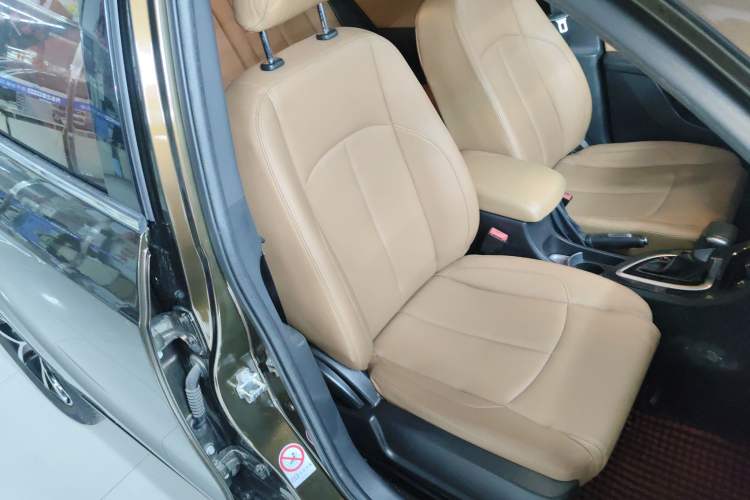 Used Brilliance V5 2016 1.5T Automatic Two-Wheel Drive Smart Version
