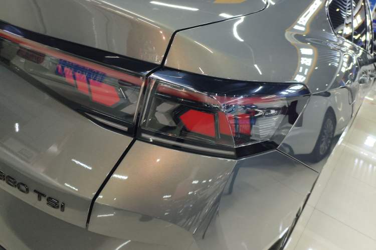 Used Volkswagen Magotan 2024 380TSI DSG Prestige Edition DaMai Package
