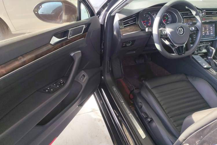 Used Volkswagen Magotan 2019 330TSI DSG Luxury Version China VI Standard
