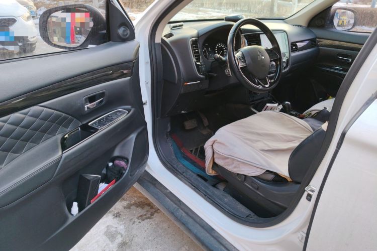 Used Mitsubishi Outlander 2020 2.4L 4x4 Zhi Xiang Edition 5 Seats