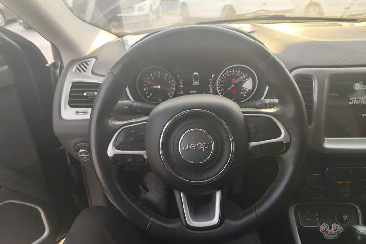 Used  Compass 2017 200T Automatic Family Edition
