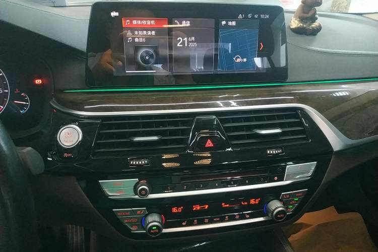 Used BMW 5 Series 2019 525Li Luxury Package
