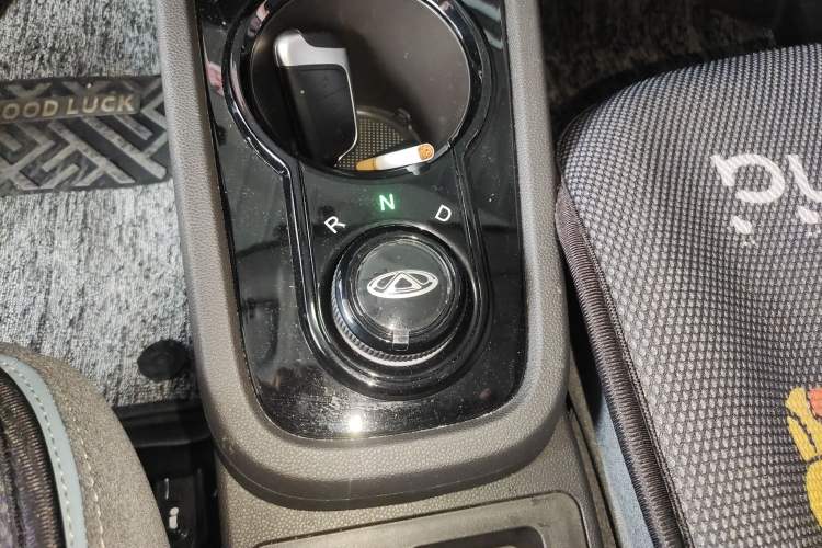 Used Chery Little Ant 2022 Revised Version Sweet Pink Edition Half-Sugar Version Lithium Iron Phosphate 30.7 kWh 30 kW 301 km
