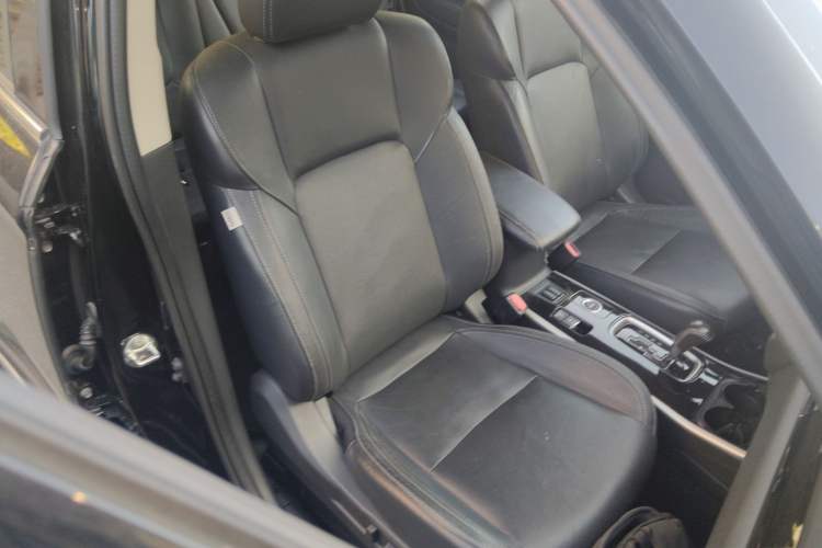 Used Mitsubishi Outlander 2019 2.4L 4x4 Zhi Xiang Edition 5 Seats China V Emission Standard
