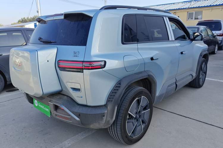 Used  Titanium 3 2025 501 km All-Wheel Drive Intelligent Driving Max Edition
