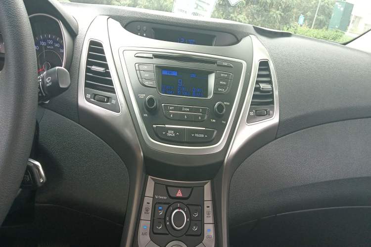 Used Hyundai Elantra 2016 1.6L Automatic Smart Version
