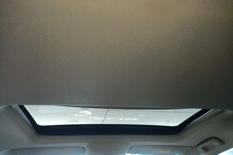 Used Buick GL8 2023 Facelifted Land Cruiser Executive Luxury Version