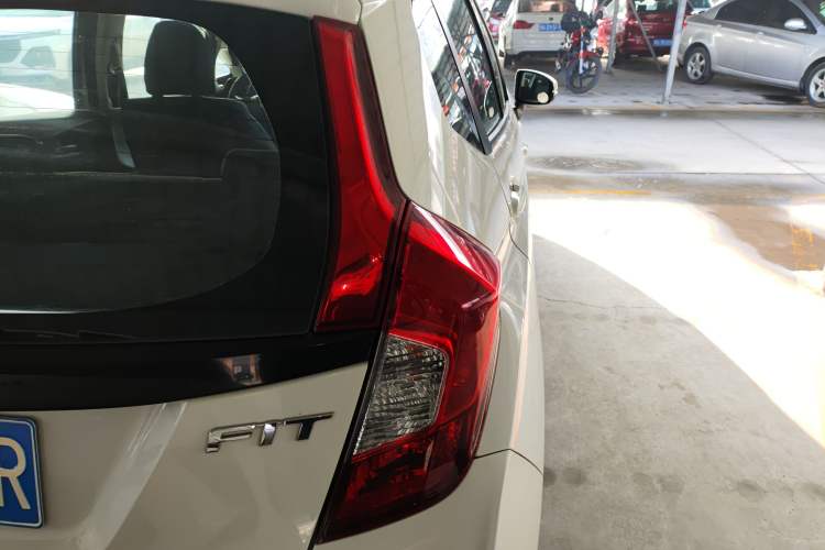 Used Honda Fit 2016 1.5L LX CVT Comfort Model
