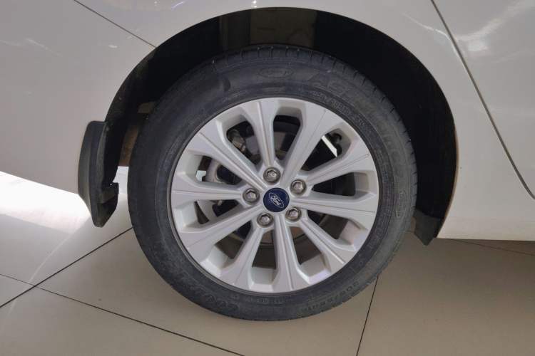 Used Ford Escort 2017 Happiness Edition 1.5L Automatic Fashion Version
