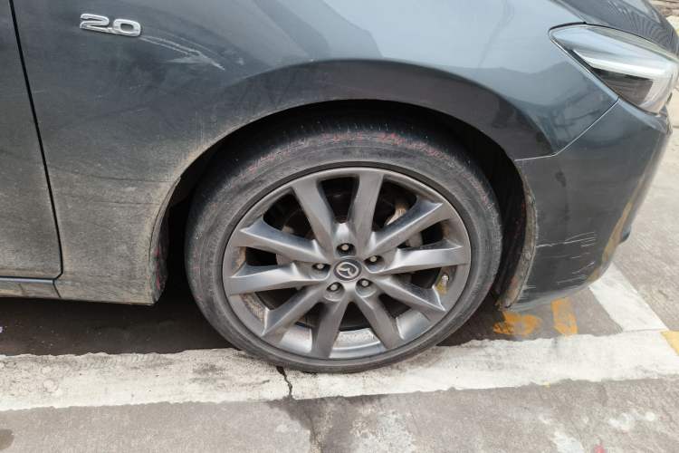 Used Mazda Mazda 3 Axela 2017 Hatchback 2.0L Automatic Luxury Model Emission Standard China V
