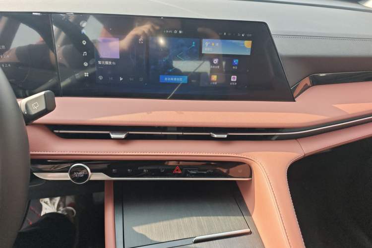 Used Changan CS75 PLUS 2024 3rd Generation Champion Edition 1.5T Intelligent Drive Dynamic Model
